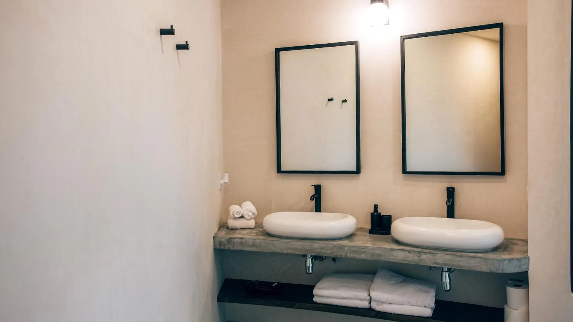 Luxury Jungle Villa-Pvt Pool -100Mbs- Concierge 8A Tulum Pueblo Villa